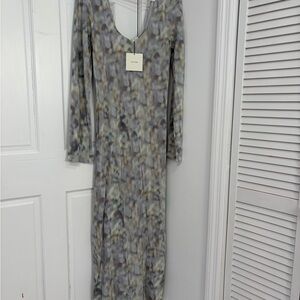 Calvin Klein Long Sleeve V-Neck Marble Print Maxi Dress in Gray and Taupe